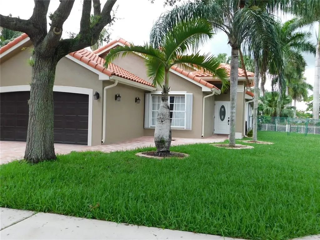 12490 SW 7th Place Davie FL 33325