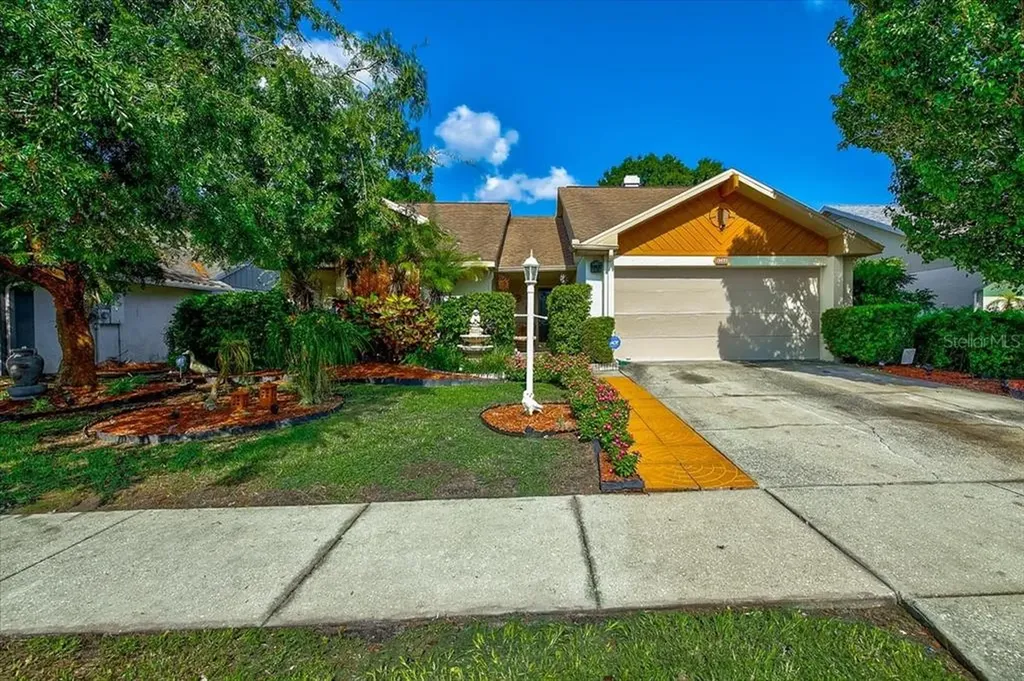 8704 Mcadam Place Tampa FL 33634