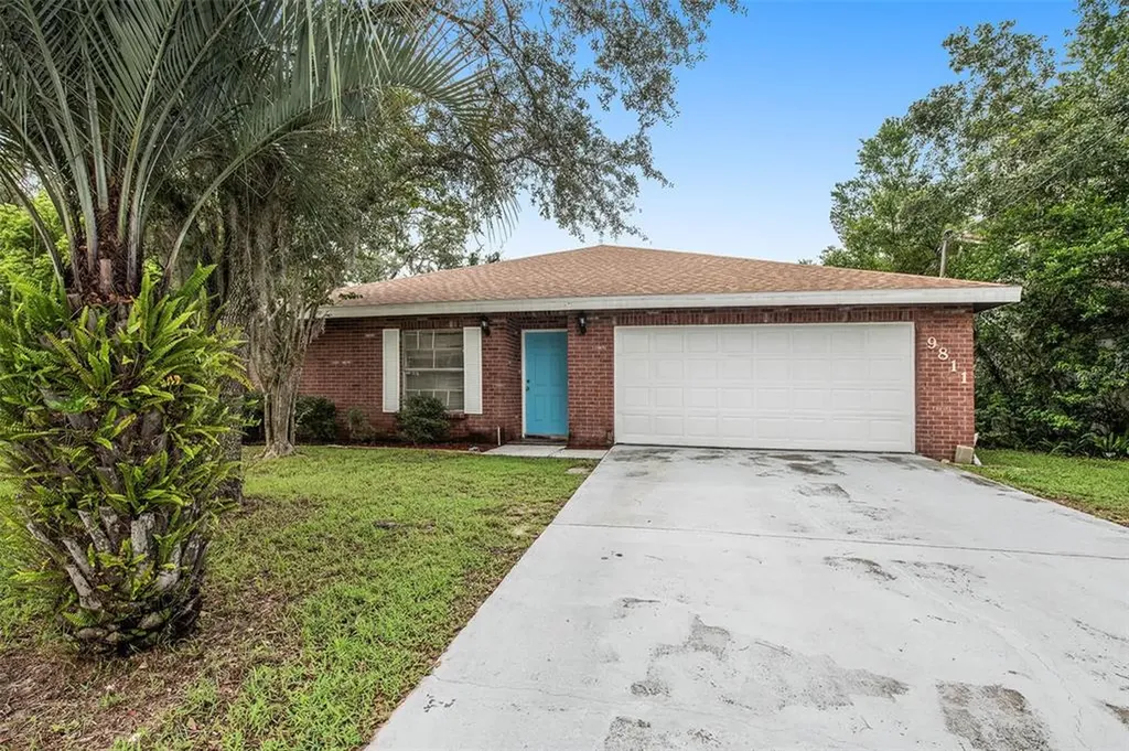 9811 N Connechusett Road Tampa FL 33617