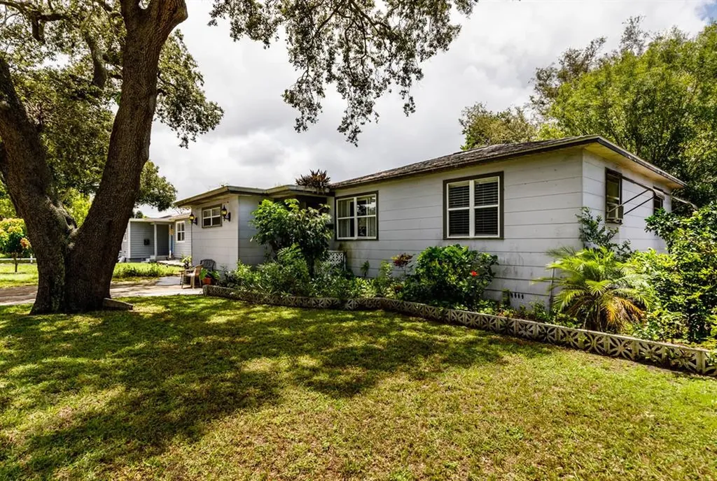 4568 39th Avenue N St Petersburg FL 33714