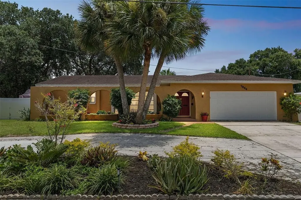 7864 Causeway Boulevard N St Petersburg FL 33707