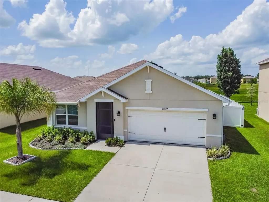 35847 Jenny Lynne Circle Zephyrhills FL 33541