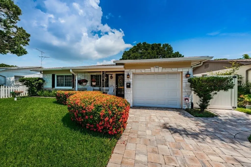 761 42nd Avenue N St Petersburg FL 33703