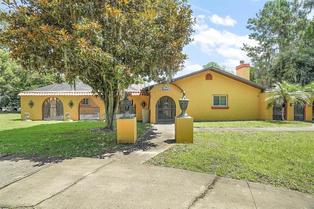 32720 Lakeshore Drive Tavares FL 32778