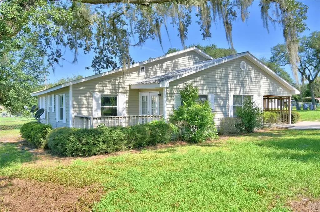 541 N Palm Avenue Frostproof FL 33843