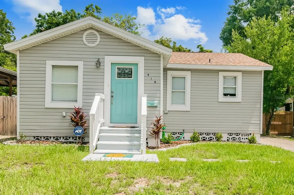 910 E Robson Street Tampa FL 33604