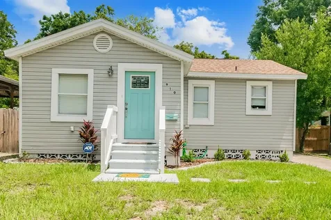 910 E Robson Street Tampa FL 33604