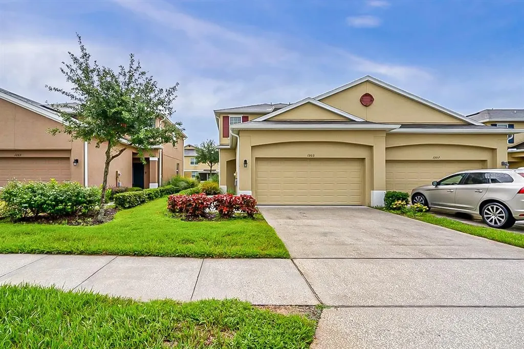 1303 Scarlet Oak Loop Winter Garden FL 34787