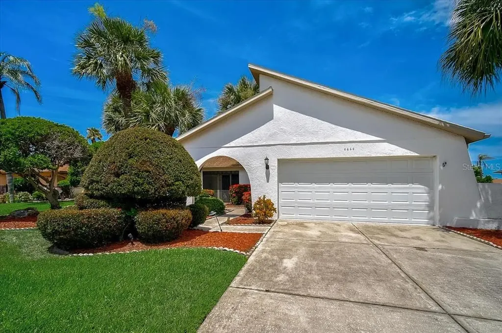 6660 Easton Drive Sarasota FL 34238