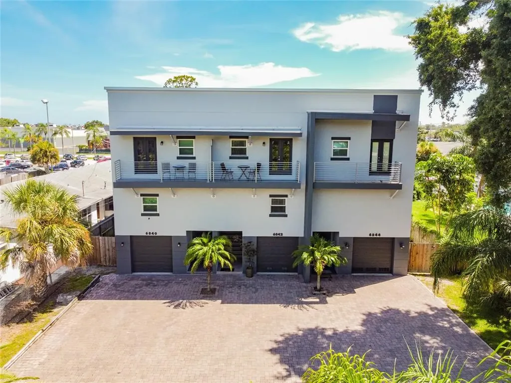 6842 Park Street S South Pasadena FL 33707