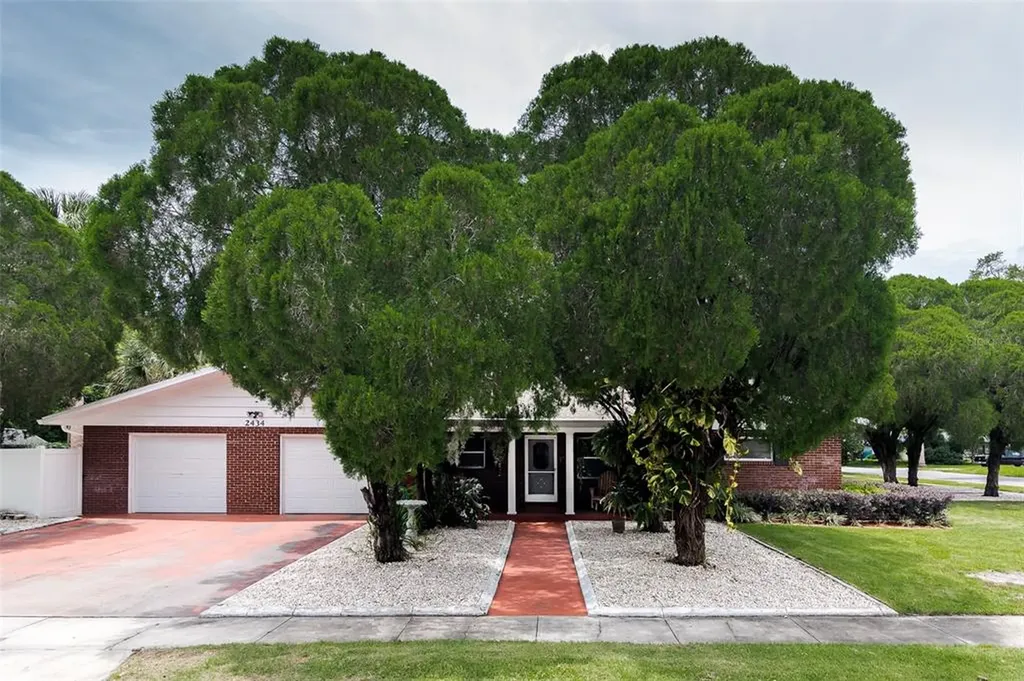 2434 Palmetto Road Mount Dora FL 32757