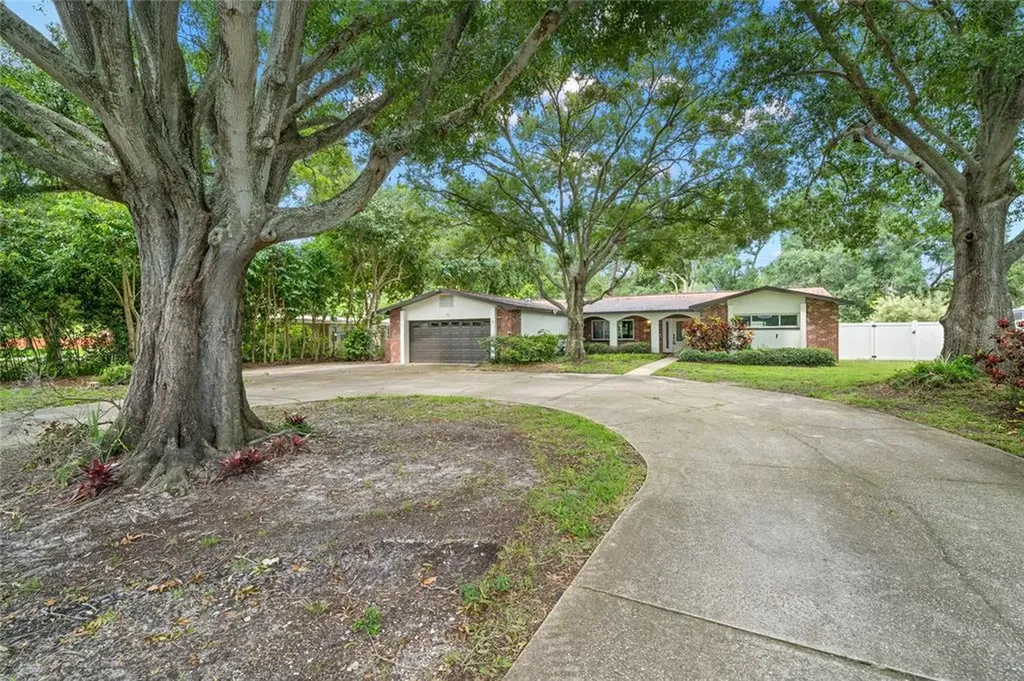 1827 Almeria Way S St Petersburg FL 33712