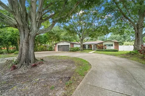 1827 Almeria Way S St Petersburg FL 33712