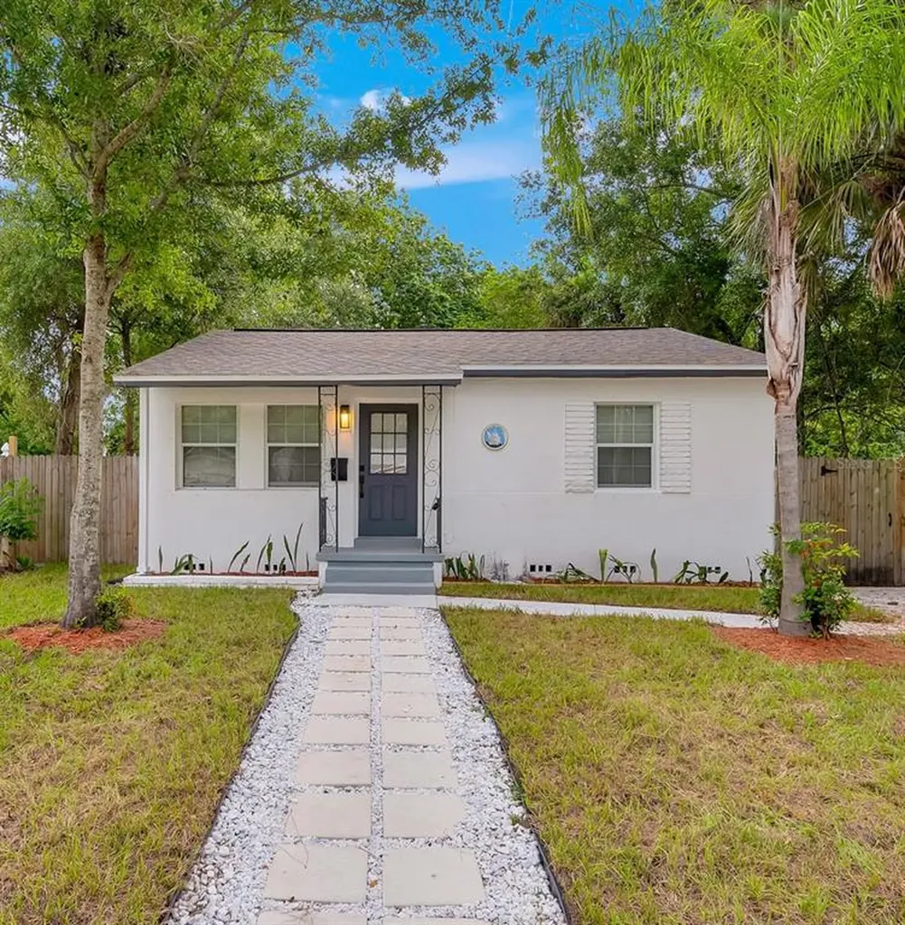 2930 Valencia Way S St Petersburg FL 33705