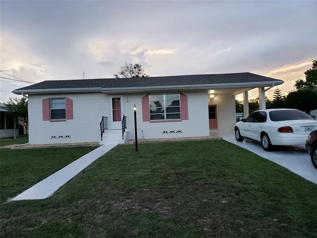 2255 SE 2nd Street Orange City FL 32763