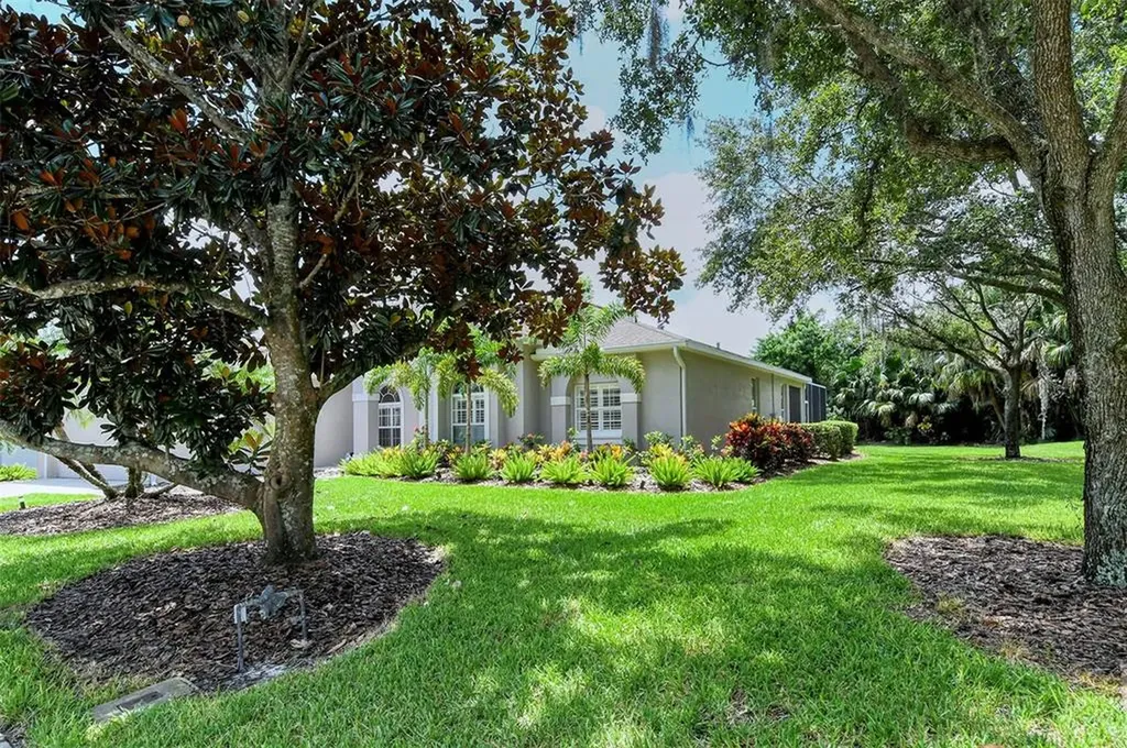 7711 Castleisland Drive Sarasota FL 34240