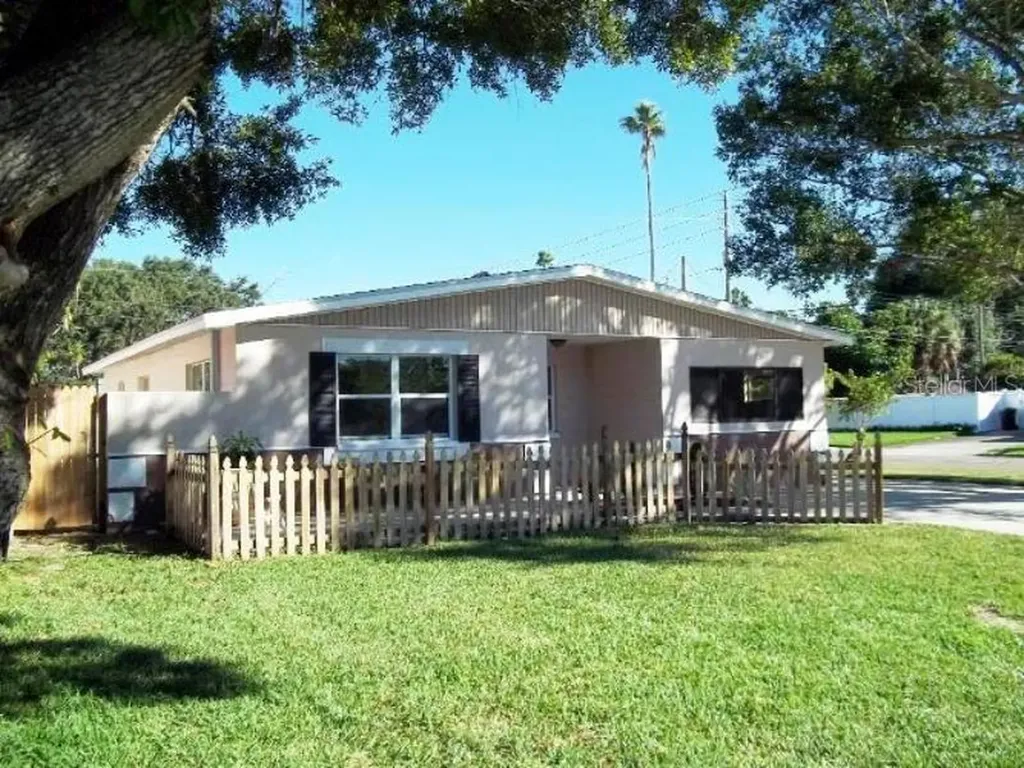 4101 Helena Street NE St Petersburg FL 33703