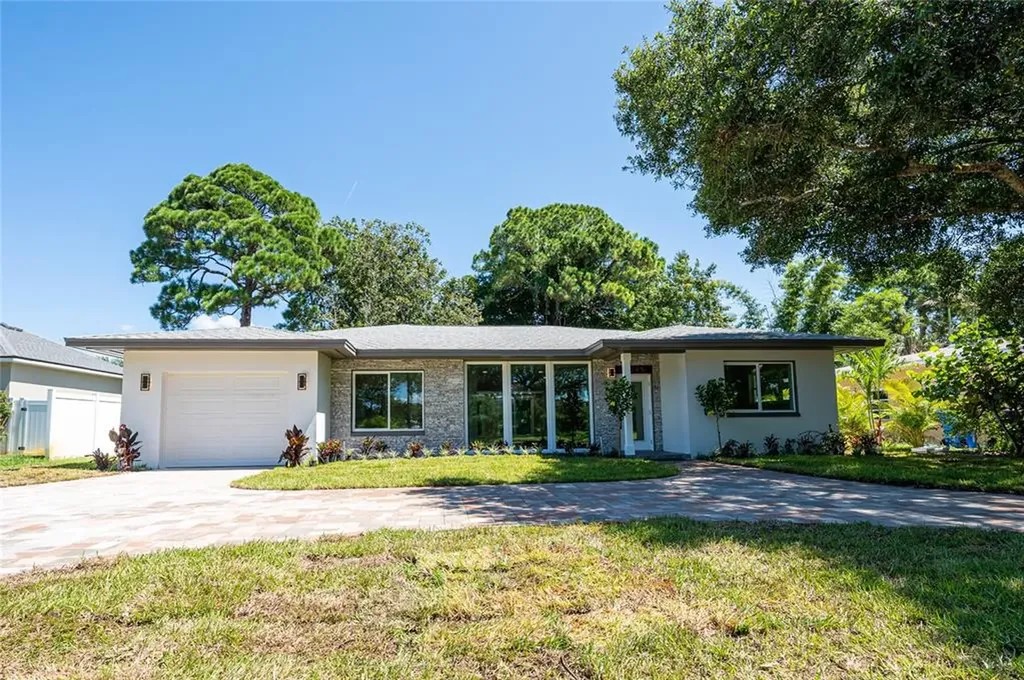 6645 8th Avenue N St Petersburg FL 33710