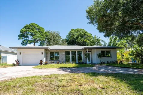 6645 8th Avenue N St Petersburg FL 33710