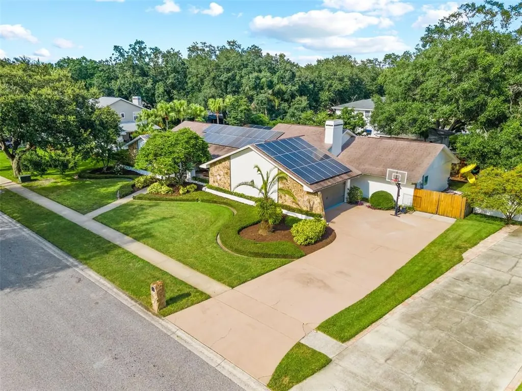 6325 Jacqueline Arbor Drive Temple Terrace FL 33617