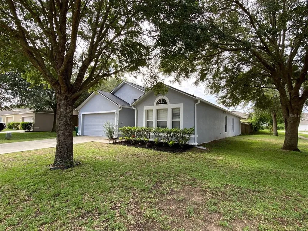1040 Remington Avenue Eustis FL 32726
