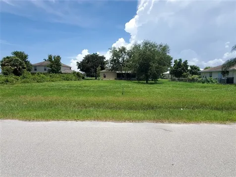 824 SE 38th Avenue Okeechobee FL 34974
