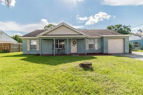 2207 N Merrin Street Plant City FL 33563