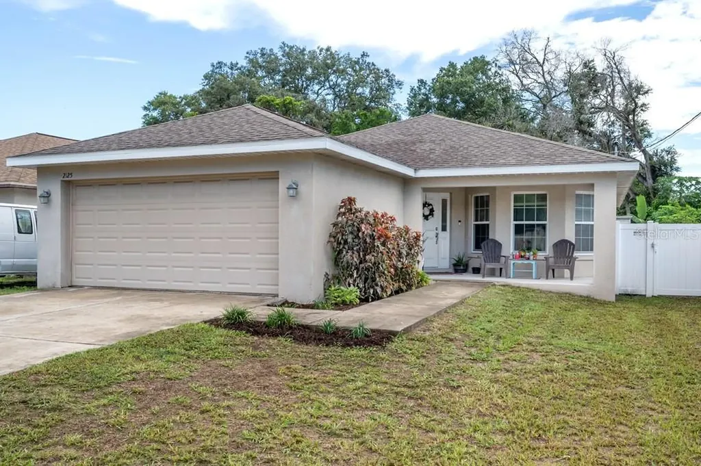 2125 W Henry Avenue Tampa FL 33603
