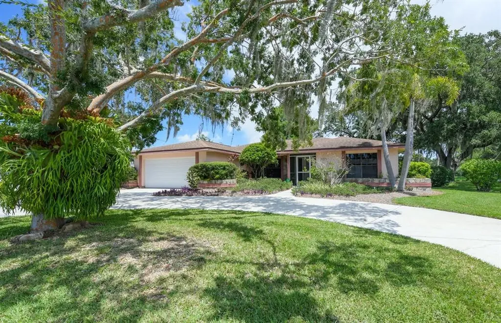 1220 Angela Maria Road Sarasota FL 34243