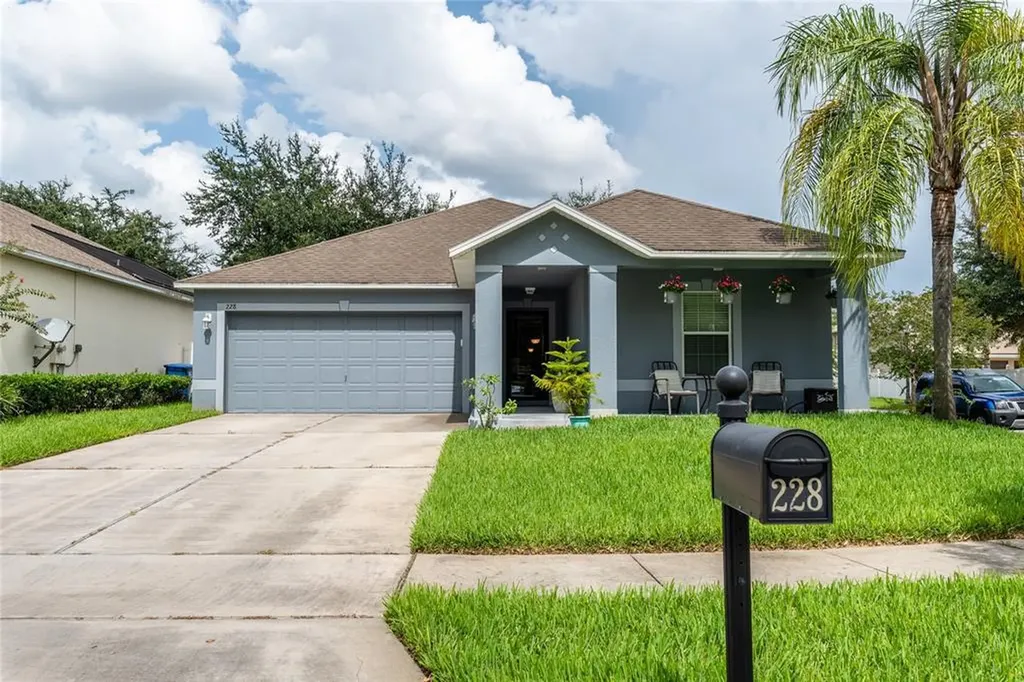 228 Tres Reyes Lane Groveland FL 34736