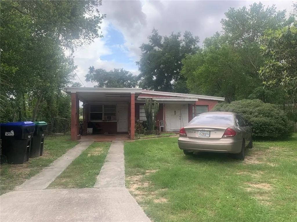 927 Hacienda Court Orlando FL 32808