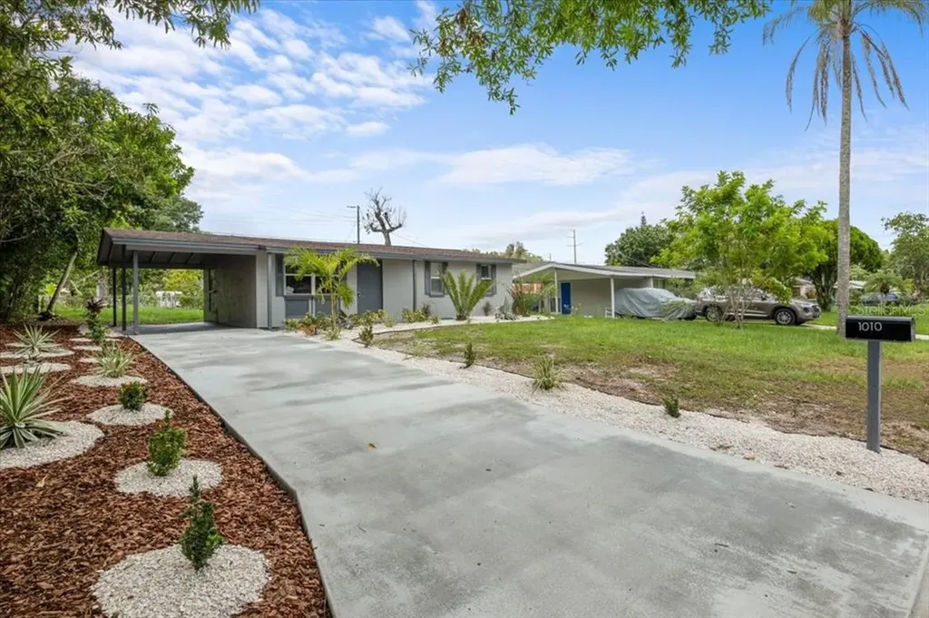 1010 27th Street Court E Bradenton FL 34208