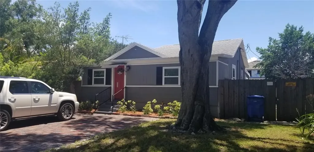 3233 20th Street N St Petersburg FL 33713