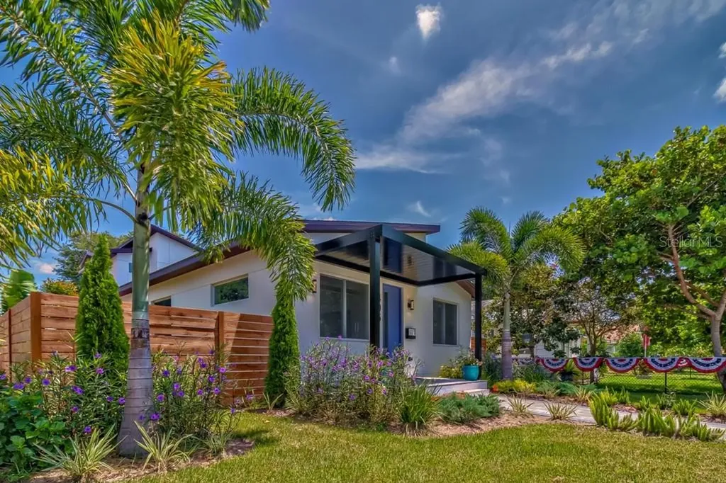 495 43rd Avenue N St Petersburg FL 33703