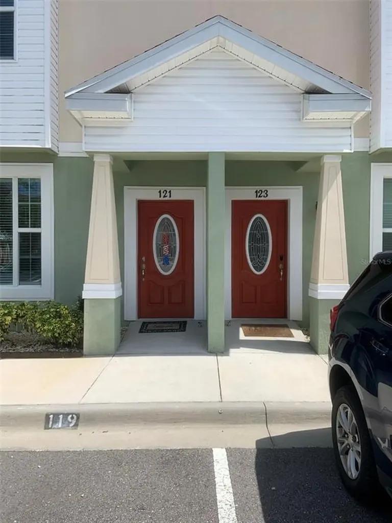 121 Alexander Woods Drive Plant City FL 33563