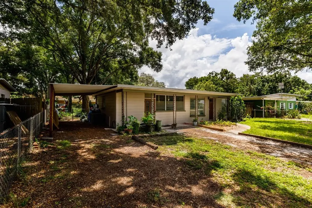 10913 N Dixon Avenue Tampa FL 33612