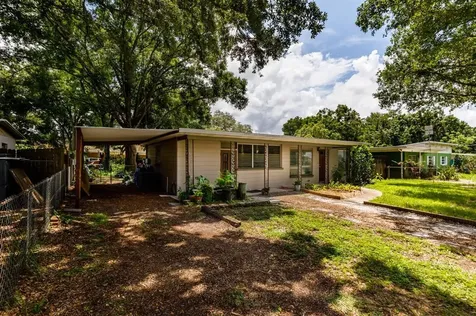 10913 N Dixon Avenue Tampa FL 33612