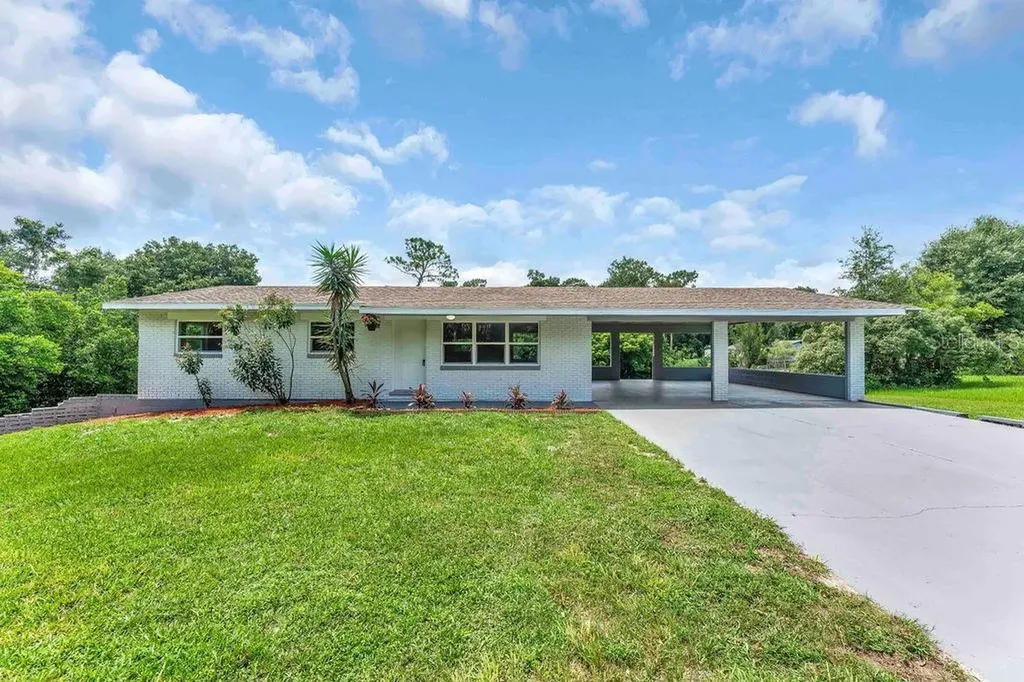 222 Andover Street Deland FL 32724
