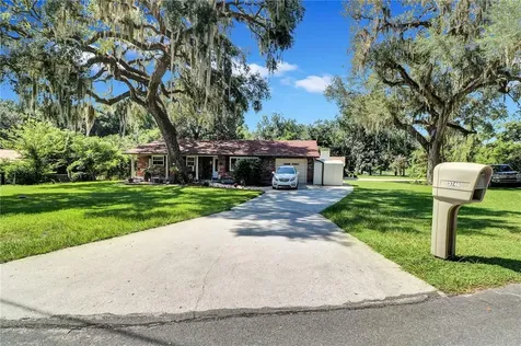 3746 Palm Drive Leesburg FL 34748