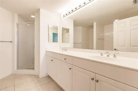 800 Tamiami Trail Sarasota FL 34236