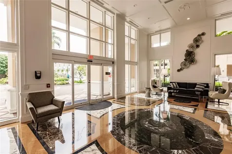 800 Tamiami Trail Sarasota FL 34236