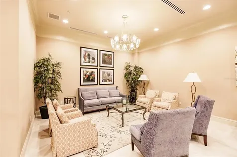 800 Tamiami Trail Sarasota FL 34236