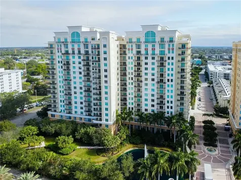 800 Tamiami Trail Sarasota FL 34236