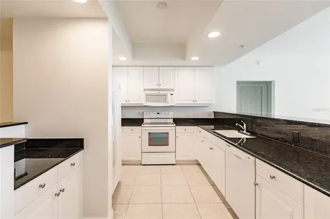 800 Tamiami Trail Sarasota FL 34236