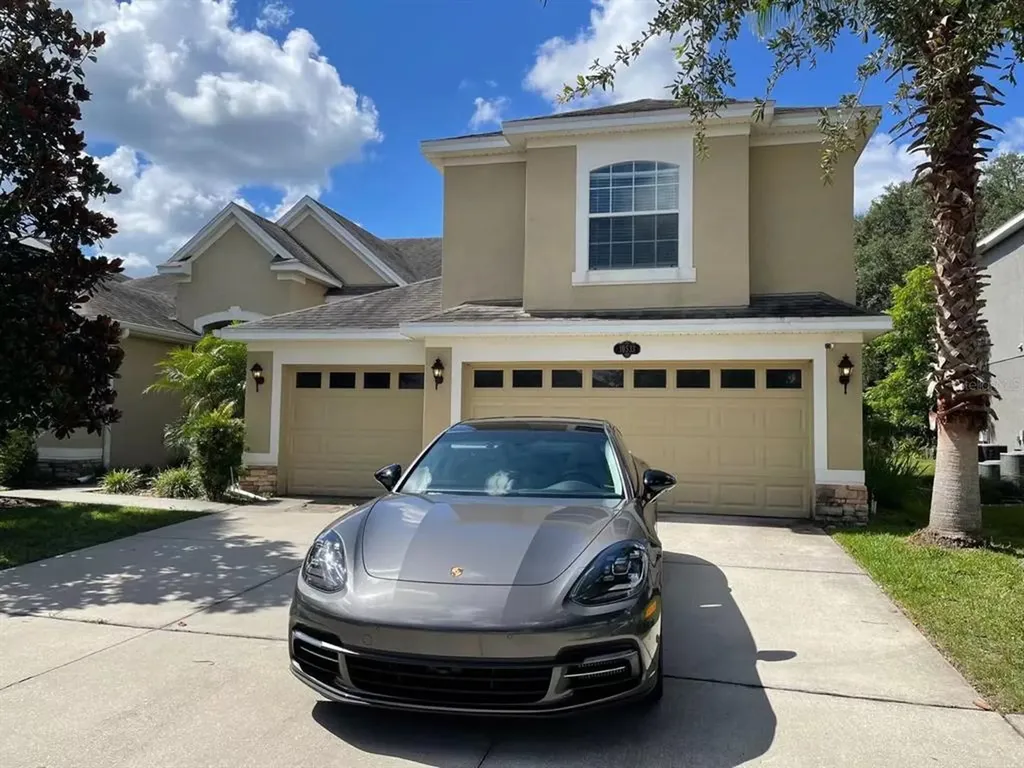 10533 Mistflower Lane Tampa FL 33647