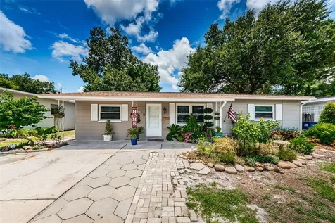 530 83rd Avenue N St Petersburg FL 33702
