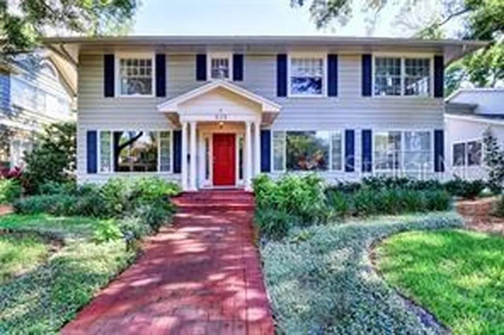 535 18th Avenue NE St Petersburg FL 33704