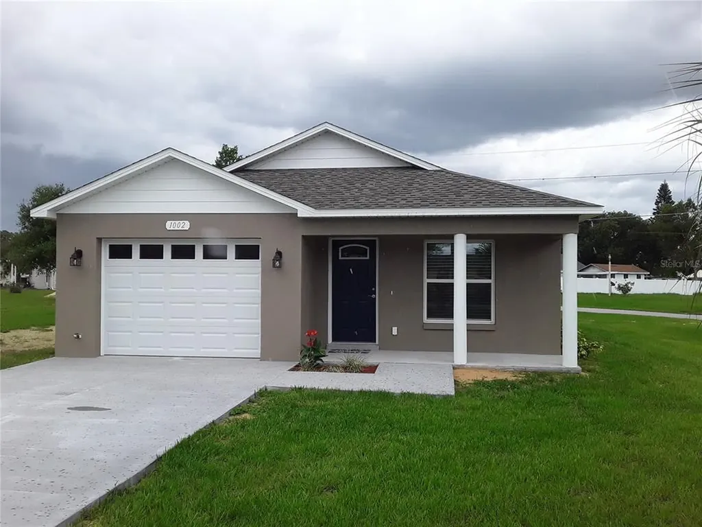 1002 Dora Avenue Tavares FL 32778