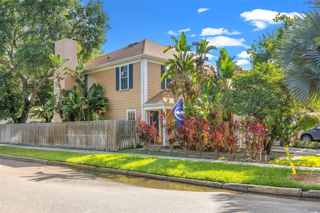 3219 W Santiago Street Tampa FL 33629