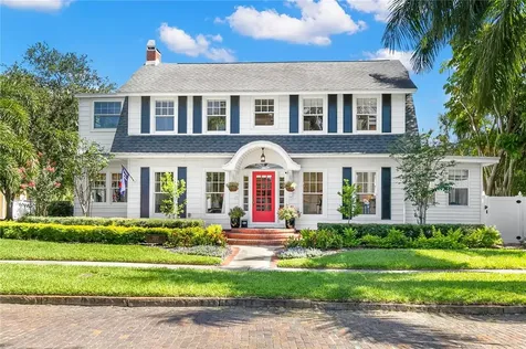 207 17th Avenue NE St Petersburg FL 33704
